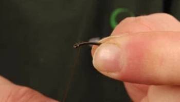 Basic carp rig for beginners step 3 Basic carp rig for beginners step 3