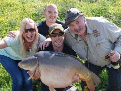 best uk carp fishing holidays - anglers paradise best uk carp fishing holidays - anglers paradise