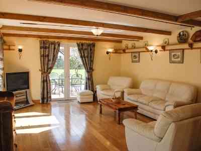 best uk carp fishing holidays - anglers paradise best uk carp fishing holidays - anglers paradise